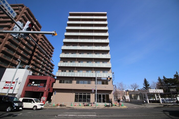 メトロ月寒中央の物件外観写真