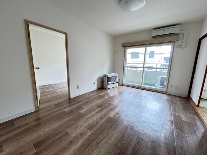 物件内観写真9　(居室)