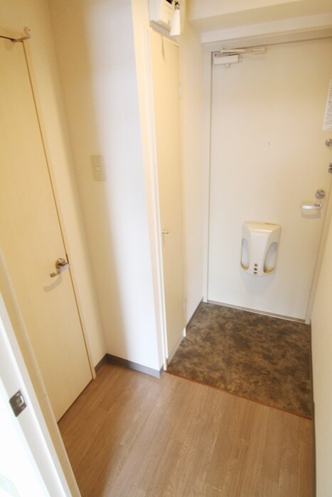物件内観写真15　(玄関)