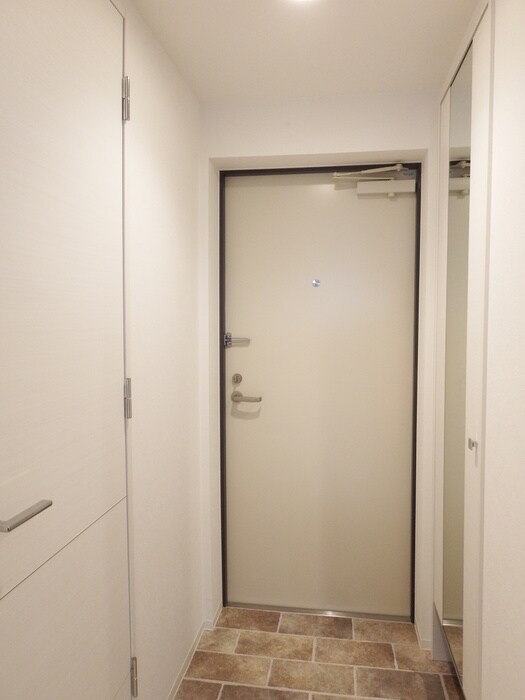 物件内観写真16　(玄関)