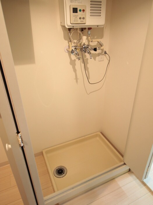 物件内観写真18　(洗濯機置場)