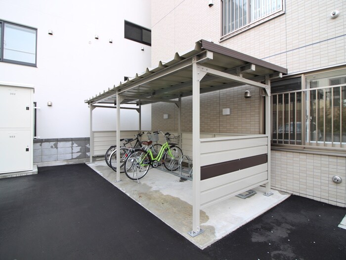 物件外観写真6　(駐輪場)