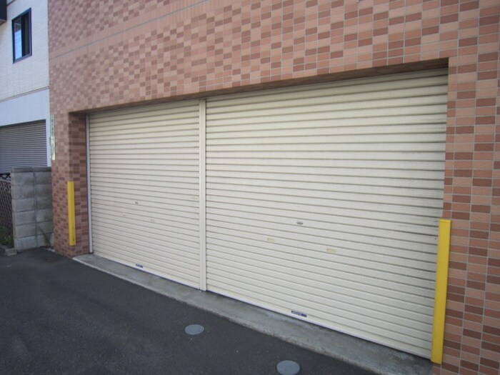 物件外観写真4　(駐車場)