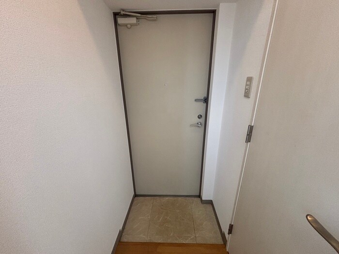 物件内観写真19　(玄関)
