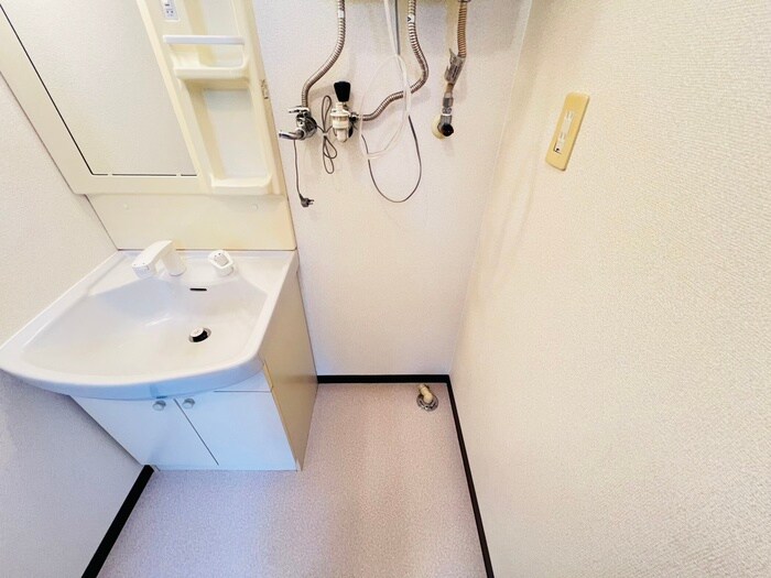 物件内観写真15　(洗濯機置場)