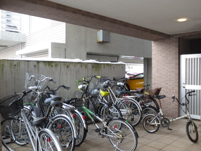 物件外観写真5　(駐輪場)