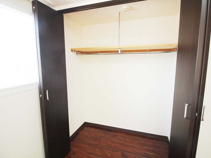 物件内観写真12　(収納)