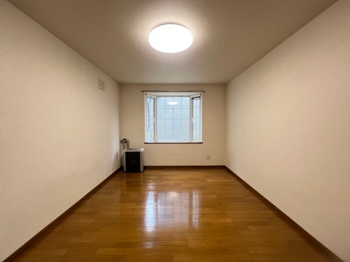 物件内観写真7　(室内からの展望)