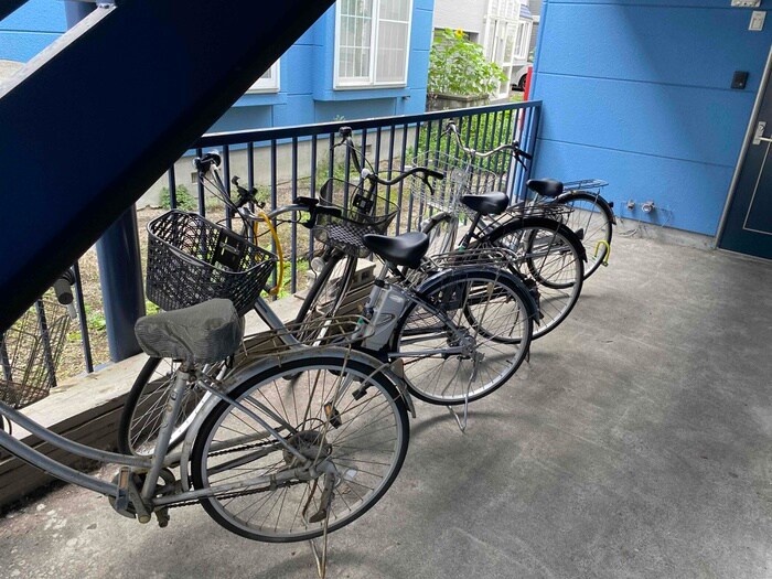 物件外観写真4　(エントランス部分)