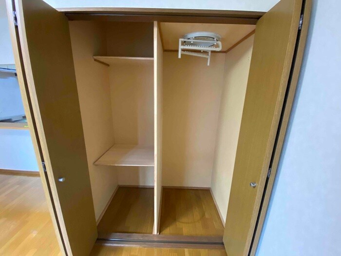 物件内観写真15　(収納)