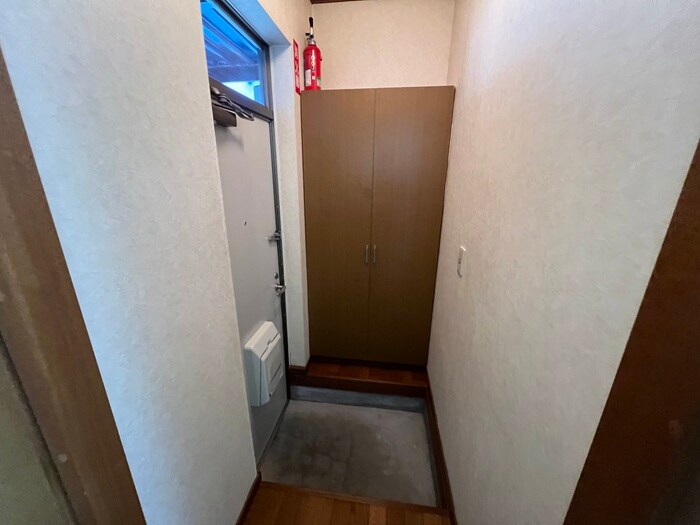 物件内観写真16　(玄関)
