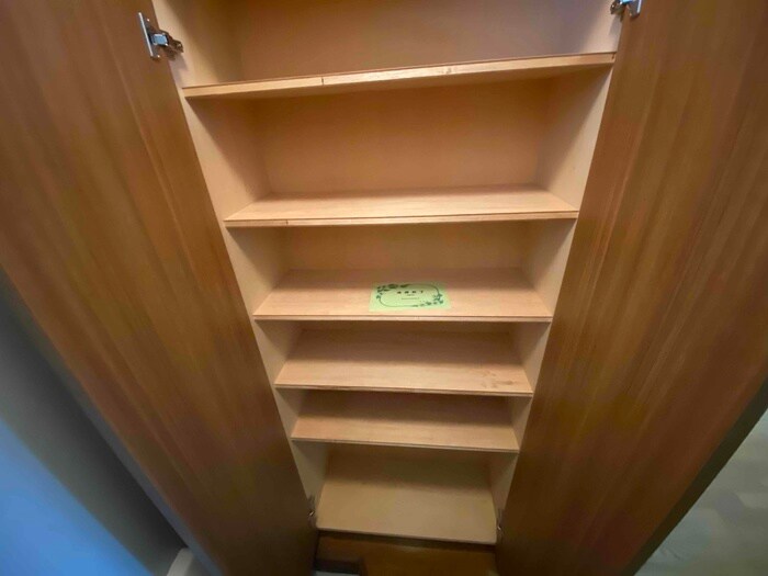 物件内観写真18　(玄関)