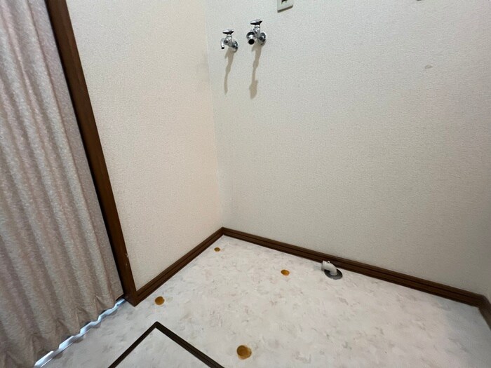 物件内観写真20　(洗濯機置場)