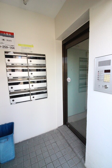 物件外観写真5　(エントランス部分)