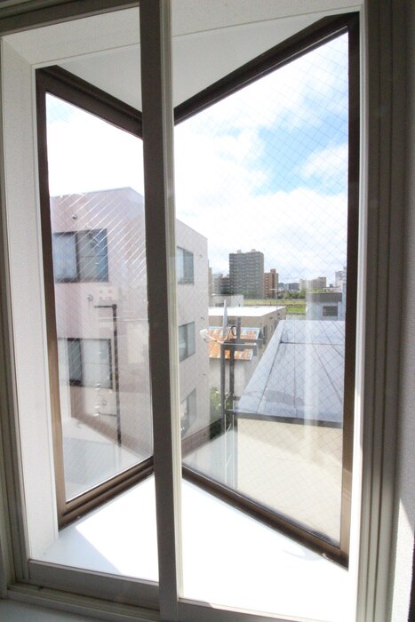 物件内観写真12　(室内からの展望)