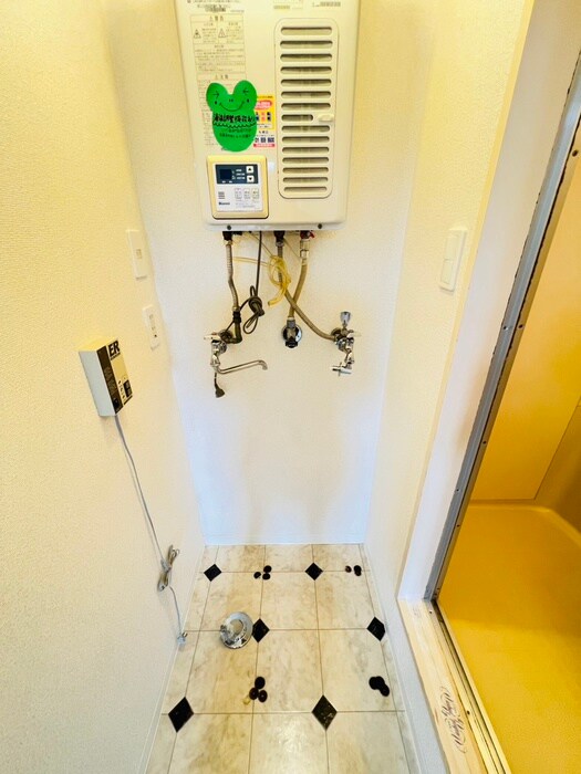 物件内観写真13　(洗濯機置場)