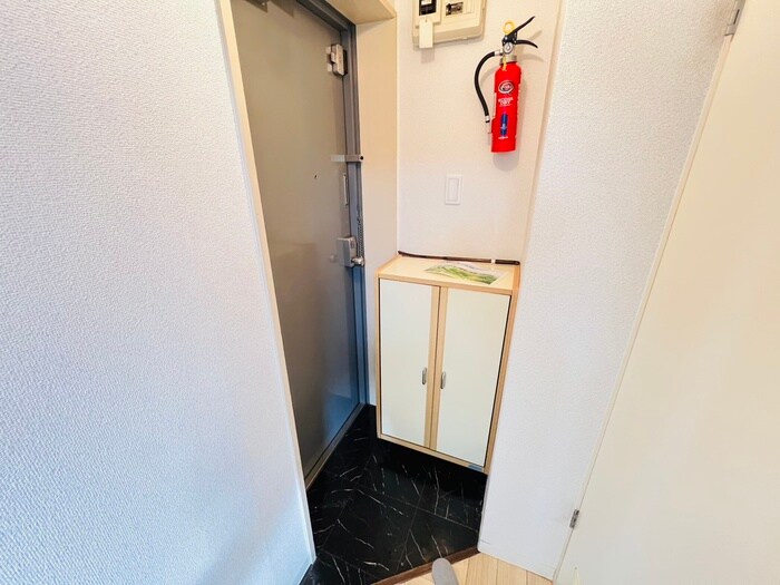 物件内観写真15　(玄関)
