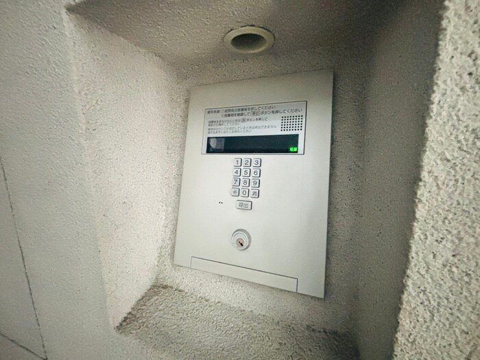 物件外観写真5　(エントランス部分)