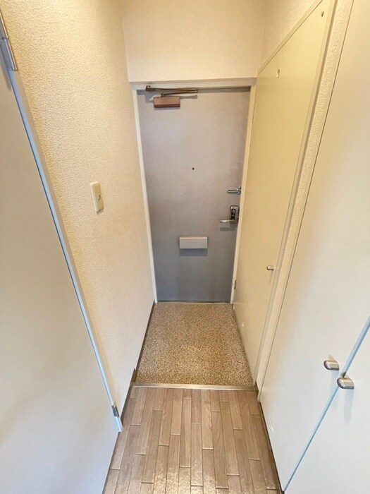物件内観写真15　(玄関)
