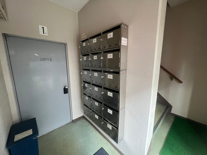 物件外観写真4　(エントランス部分)