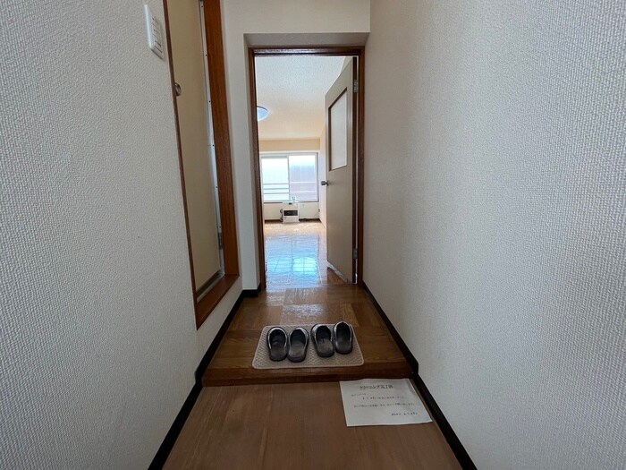 物件内観写真14　(玄関)