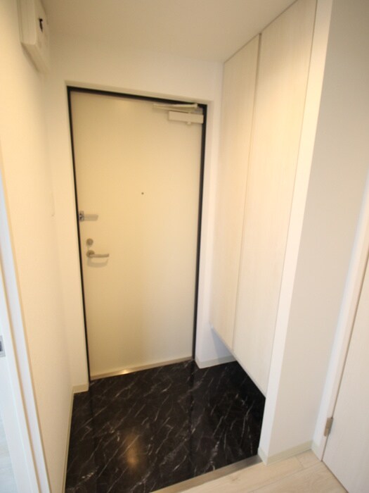 物件内観写真16　(玄関)