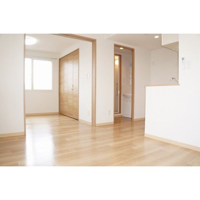 物件内観写真8　(居室)