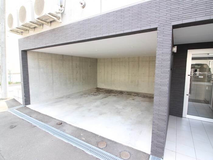 物件外観写真3　(駐車場)