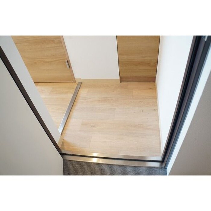 物件内観写真14　(玄関)