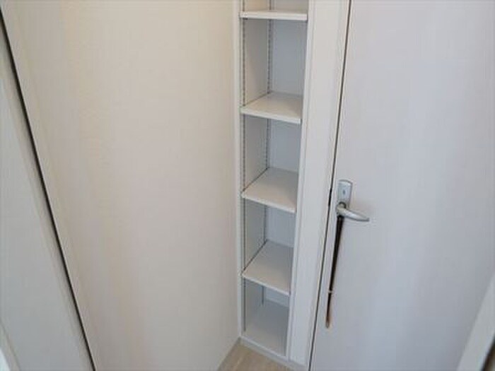 物件内観写真10　(靴箱)