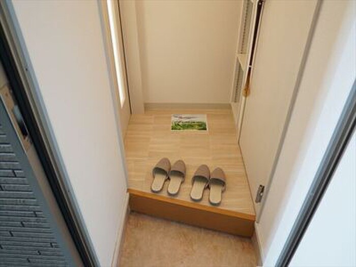 物件内観写真11　(玄関)