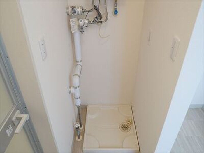 物件内観写真12　(洗濯機置場)