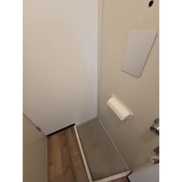 物件内観写真12　(玄関)