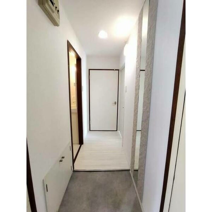 物件内観写真10　(玄関)