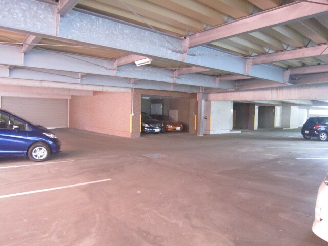 物件外観写真6　(駐車場)