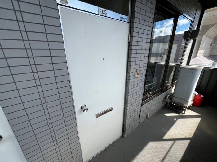 物件内観写真11　(玄関)