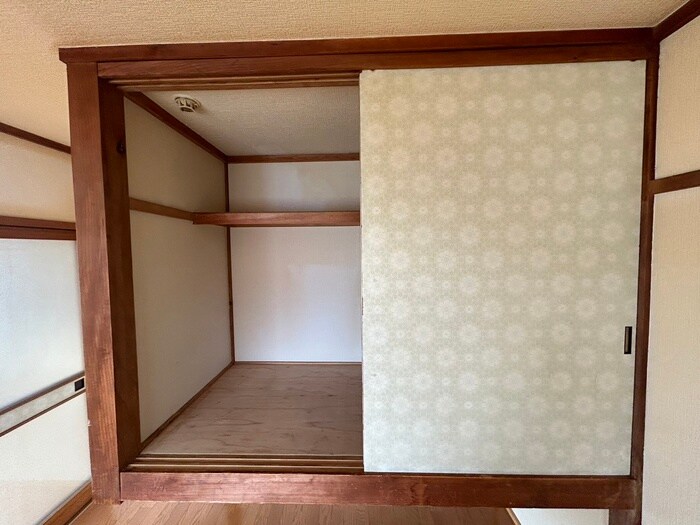 物件内観写真12　(収納)