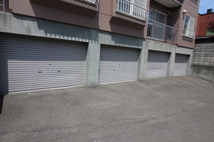 物件外観写真4　(駐車場)