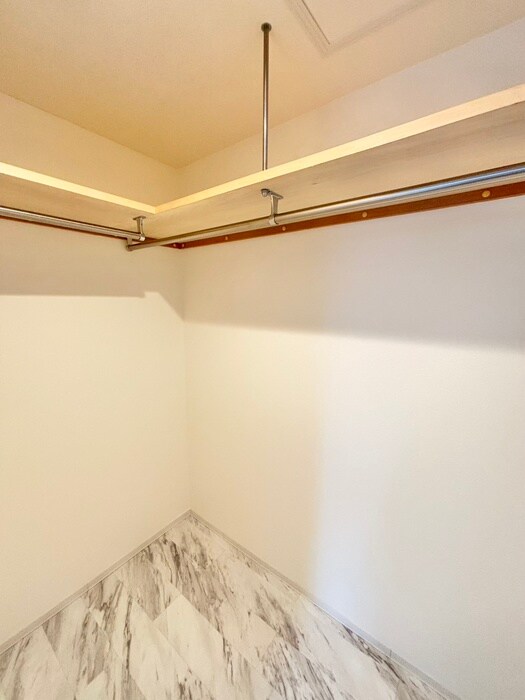 物件内観写真18　(収納)