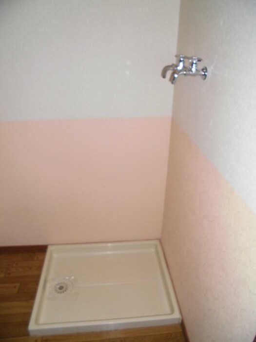 物件内観写真14　(洗濯機置場)