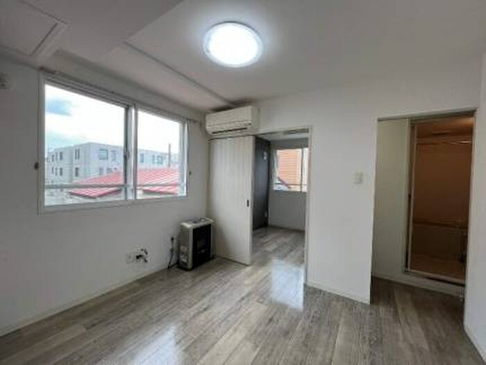 物件内観写真8　(居室)