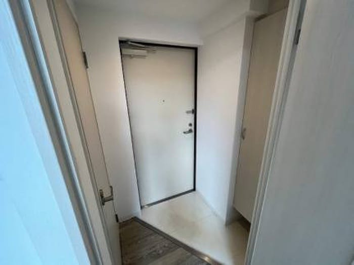 物件内観写真16　(玄関)