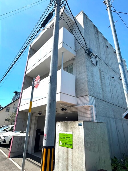 メニ－ズコ－トⅡ外観写真