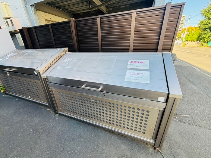 物件外観写真4　(建物設備)