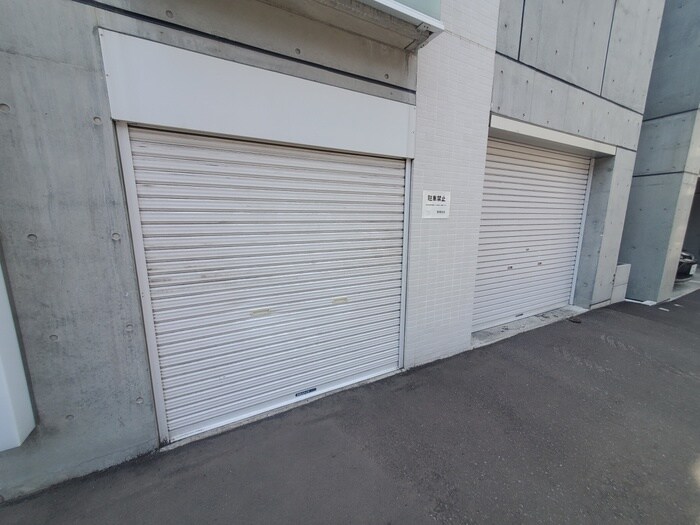 物件外観写真3　(駐車場)