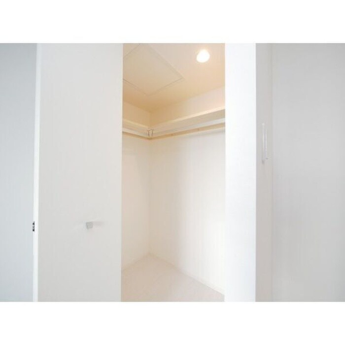 物件内観写真10　(収納)