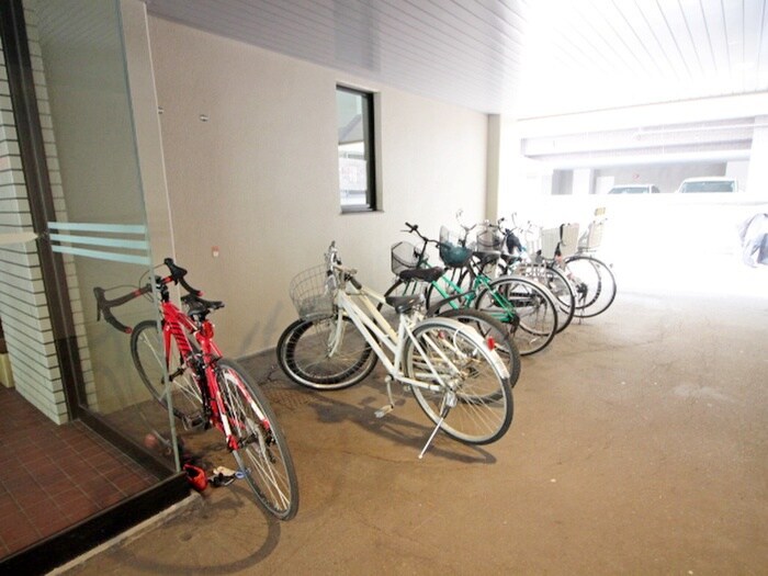 物件外観写真6　(駐輪場)