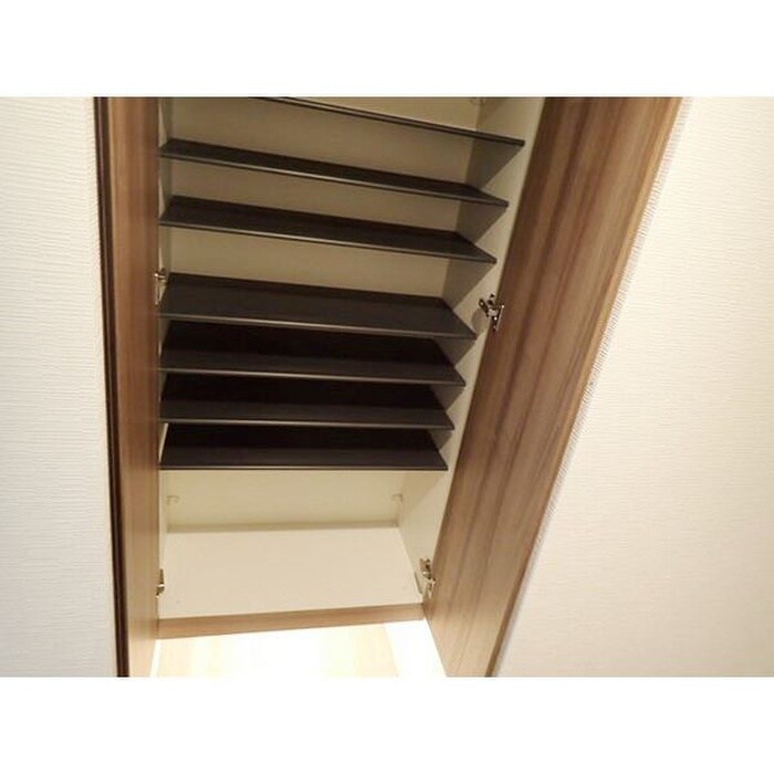 物件内観写真12　(靴箱)