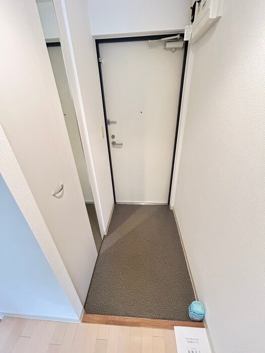 物件内観写真16　(玄関)