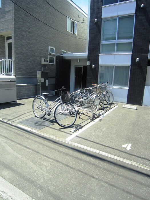 物件外観写真5　(駐輪場)